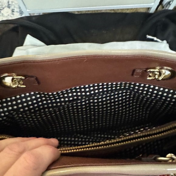 Kate Spade Patent Leather Shoulder Bag in Gray and Black - Picture 5 of 7